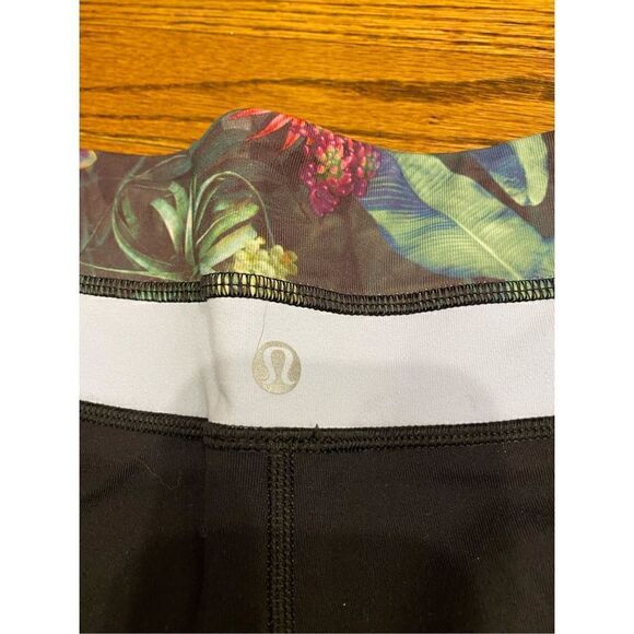 Lululemon Floral Waistband HTF Boogie/Groove Shorts size 6 - Picture 4 of 5